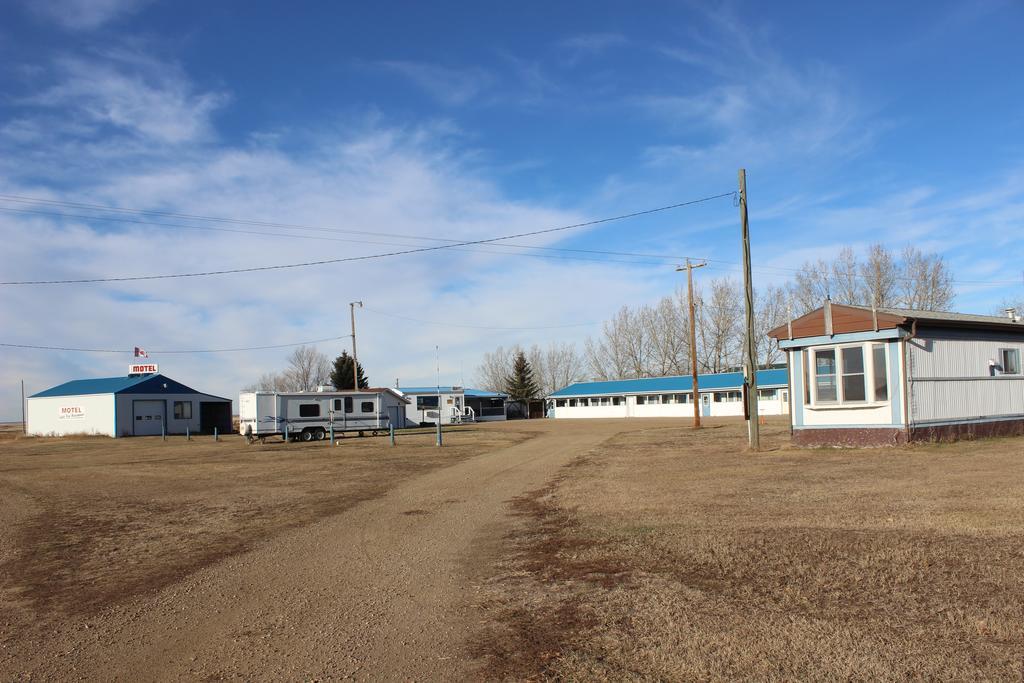 Raval Paradise Motel And Rv Park Youngstown Exterior photo