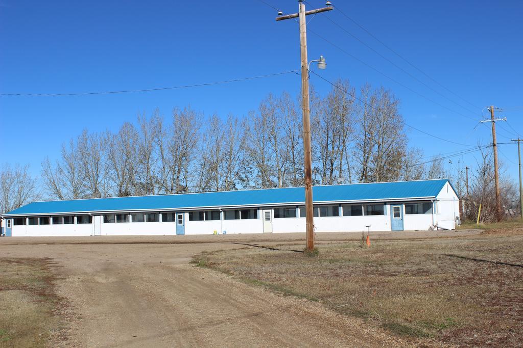Raval Paradise Motel And Rv Park Youngstown Exterior photo
