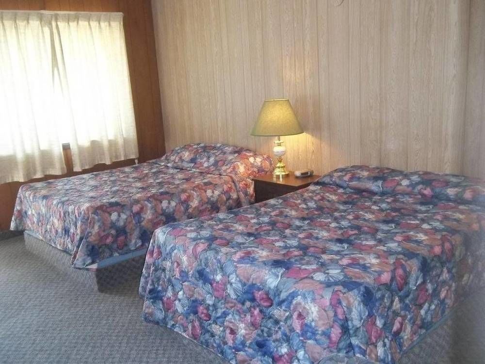 Raval Paradise Motel And Rv Park Youngstown Exterior photo