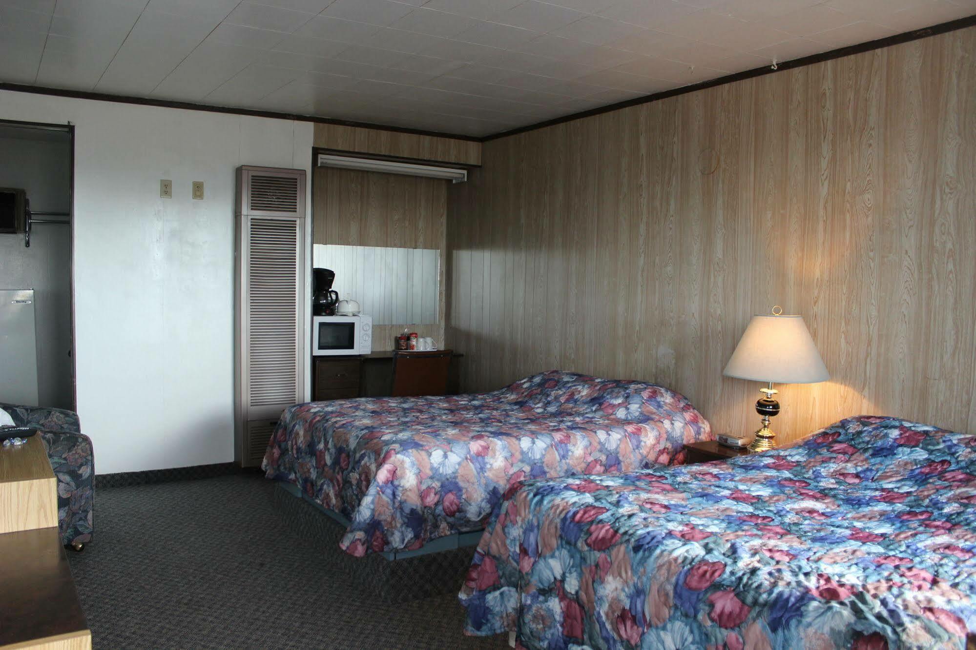 Raval Paradise Motel And Rv Park Youngstown Exterior photo